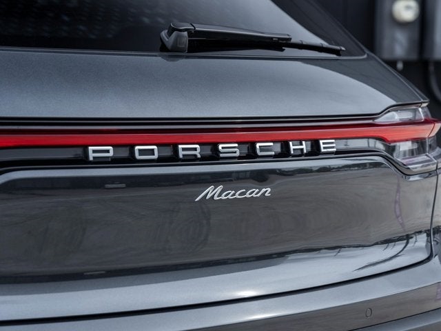 2022 Porsche Macan Base